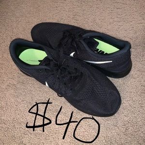 Nike tennis shoes